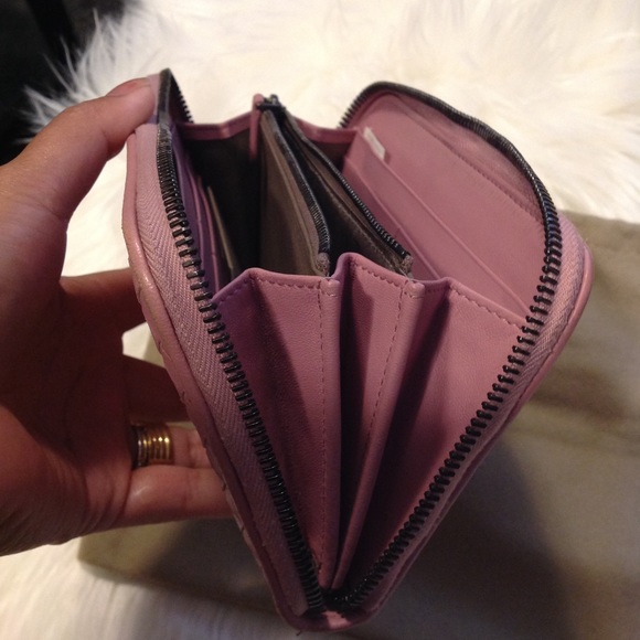 BOTTEGA VENETA ZIP-AROUND WALLET - Picture 5 of 11